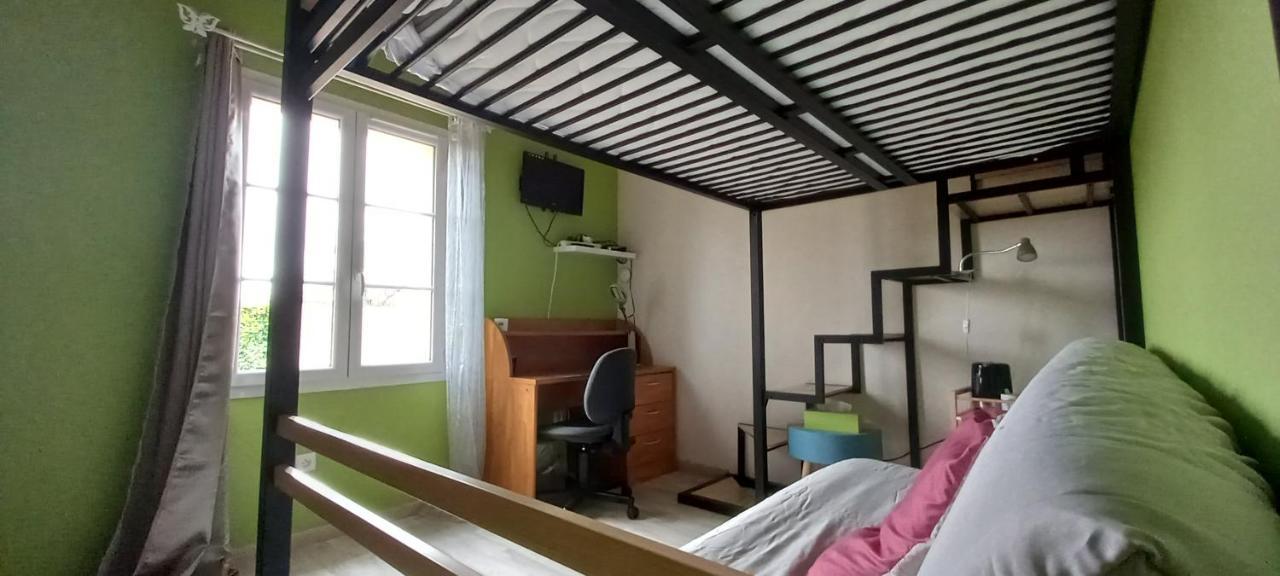 Chambre Familiale Dans Maison Au Calme Segonzac  Luaran gambar