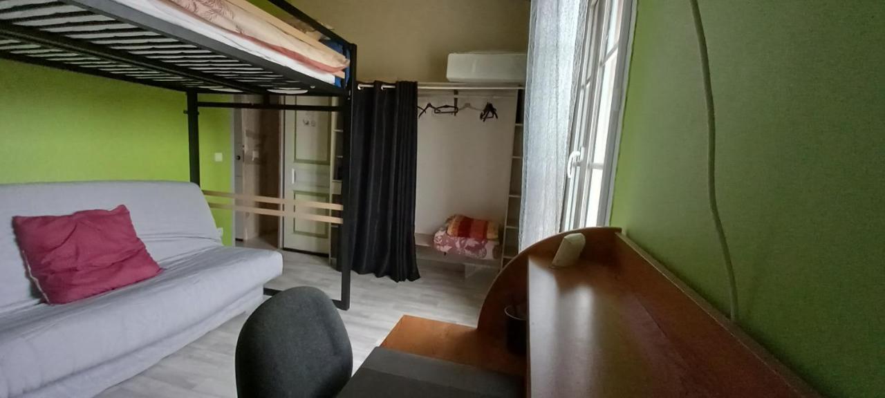 Chambre Familiale Dans Maison Au Calme Segonzac  Luaran gambar